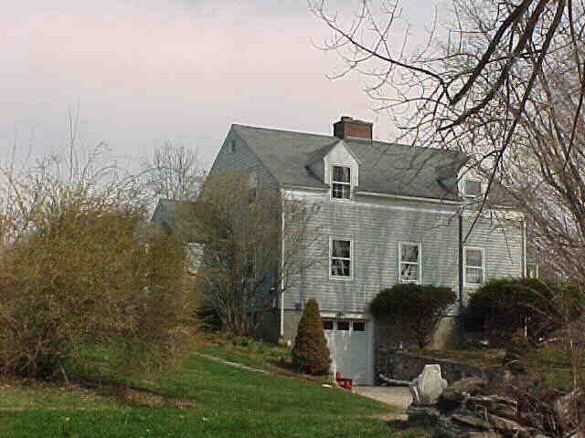 Building photograph for 425+429 TWIN LAKES ROAD